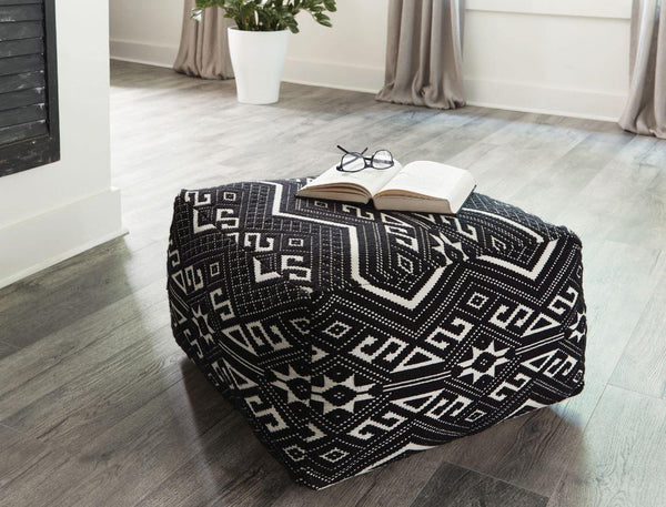 Accents : ottomans 990995 Black floor pouf By coaster - sofafair.com