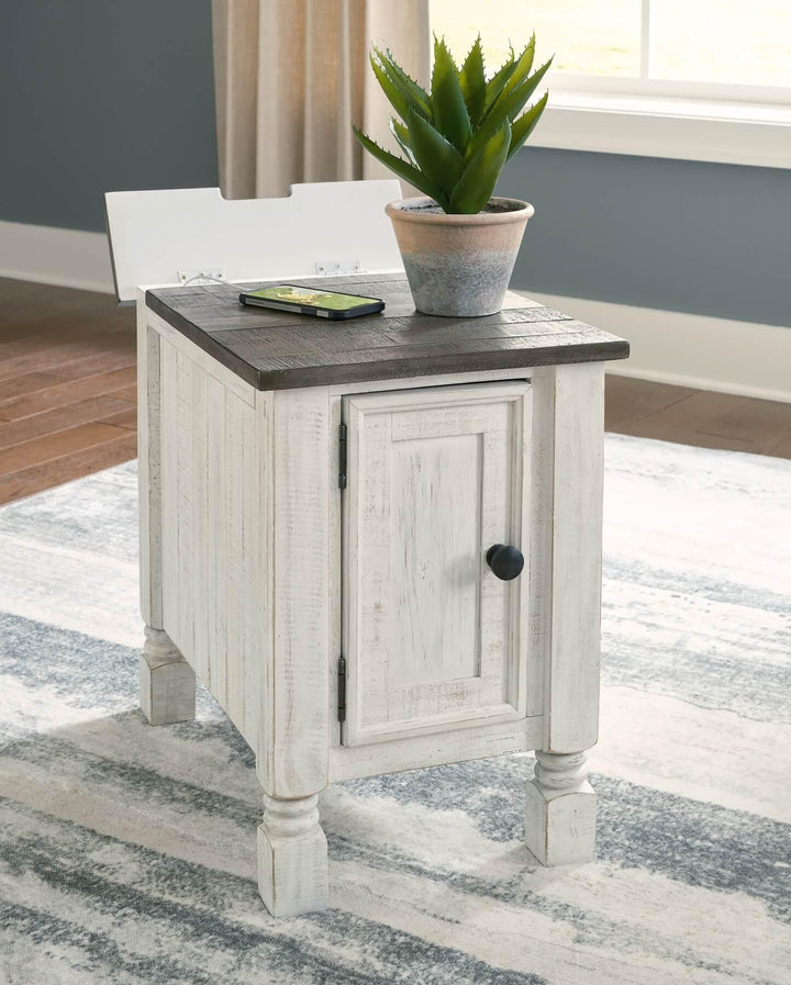 Havalance Chairside End Table T994-7 White Casual End Table Chair Side By Ashley - sofafair.com