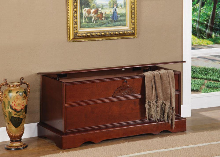 Traditional cedar brown chest 4694 Warm brown Traditional Chest1 By coaster - sofafair.com