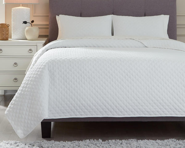 Ryter 3-Piece King Coverlet Set Q721003K White Casual Coverlet Set King By Ashley - sofafair.com