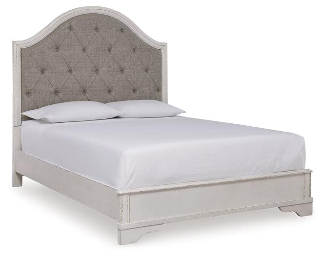 Brollyn AMP011138 White Traditional Master Beds By Ashley - sofafair.com