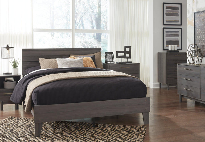 Brymont AMP004027 master bed By ashley - sofafair.com