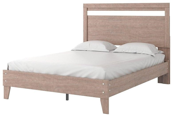 Flannia AMP004031 master bed By ashley - sofafair.com