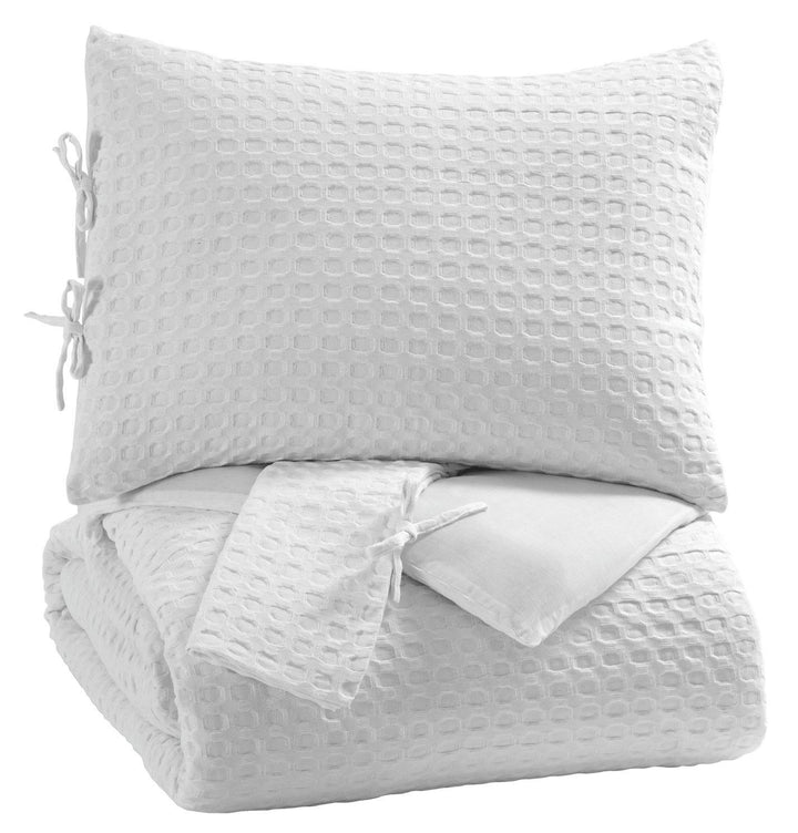 Maurilio 3Piece Queen Comforter Set Q781003Q White Casual Master Top of Beds By AFI - sofafair.com