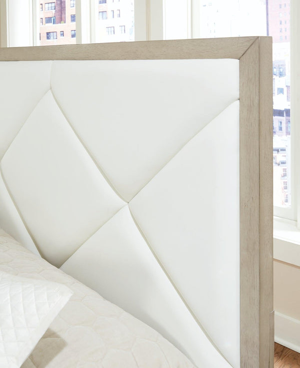 Wendora King Upholstered Bed B950B4 White Contemporary Master Beds By Ashley - sofafair.com