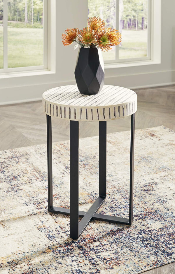 A4000530 White Contemporary Crewridge Accent Table By Ashley - sofafair.com