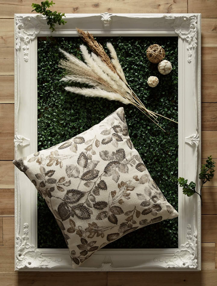 A1000975P White Traditional Holdenway Pillow By Ashley - sofafair.com