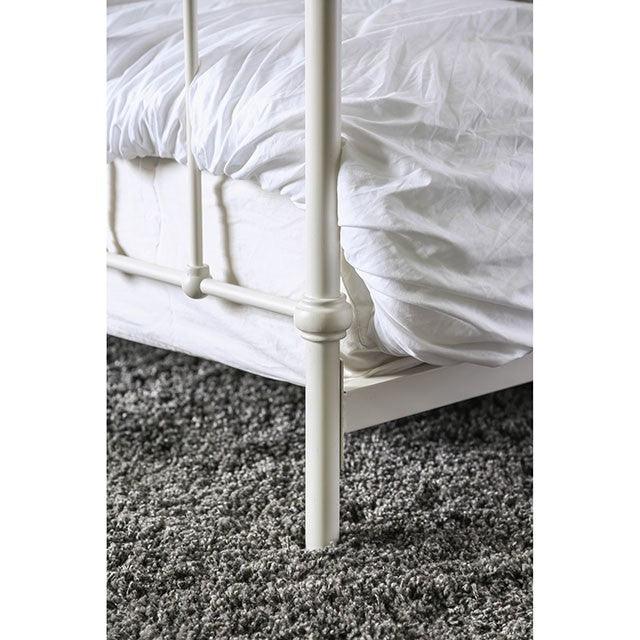 Iria CM7701WH Vintage White Transitional Bed By Furniture Of America - sofafair.com