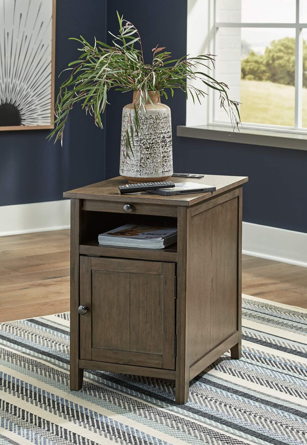 Treytown Chairside End Table T300-217 Black/Gray Casual End Table Chair Side By Ashley - sofafair.com