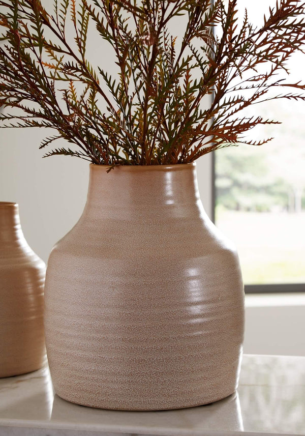 A2000582 Brown/Beige Casual Millcott Vase (Set of 2) By Ashley - sofafair.com